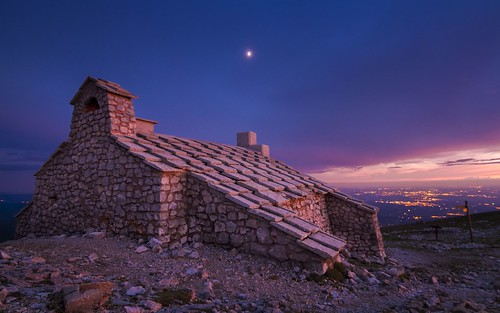 canoneos7d mountains nature summer colour bluehour night sunset clear clouds church france frenchalps provence vaucluse montventoux longexposure