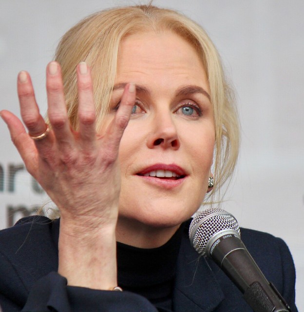 Nicole Kidman fingers 2018