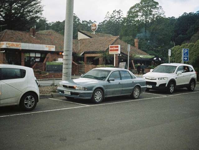 1994–1996 Mitsubishi Magna SE