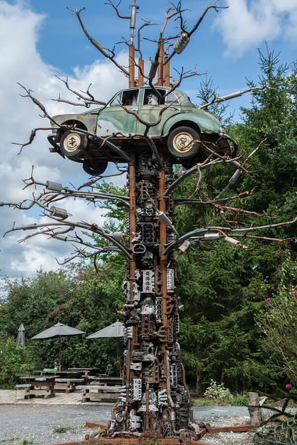 Entrance Sculpture of a Tree, Elemental Cotswold Sculpture Park