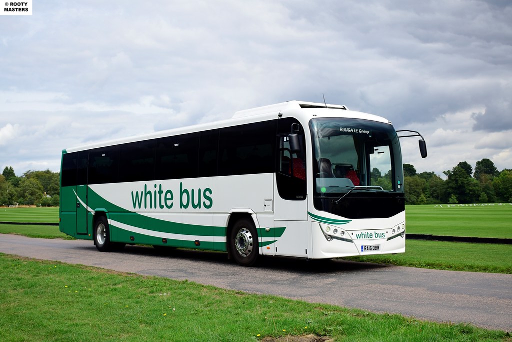 White Program Bus White Bus 29 RA15OBW | In late August 2018 Winkfield-based W… | Flickr