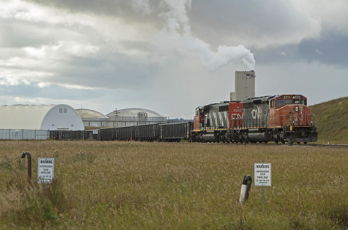 sd402w sd402 sd dash2 gmd gm emd generalmotors diesel locomotive industrial sherritt fortsaskatchewan alberta ab vegrevillesub local switcher gondola freight railway railroad railfan rail railfanning canadian canada cn cnr canadiannational trains train trainspotting tracks