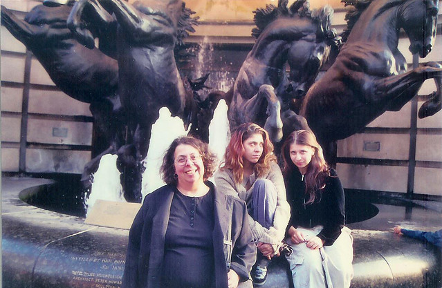 Mary Ann, Carolyn and Jessica at Piccadilly Circus - August, 2003