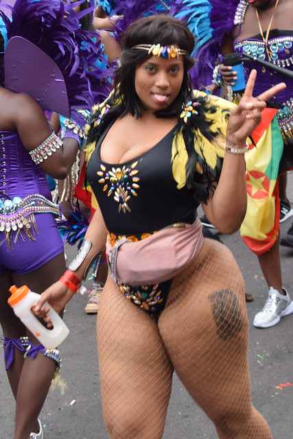 DSC_8394a Notting Hill Caribbean Carnival London Exotic Colourful Costume Girls Dancing Showgirl Performers Aug 27 2018 Stunning Lady  Big Beautiful Woman BBW. this lady is my size with the perfect body