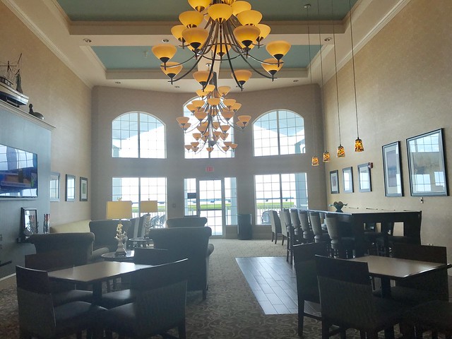 Breakfast/dining area @ Hampton Inn and Suites, Chincoteague Waterfront. 💛 #diningingVA #sfamilytravels #Chincoteague #daddysbirthdayweekend