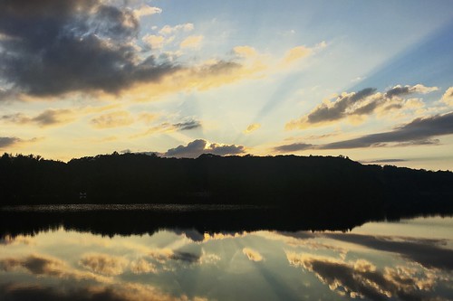 canada ontario iphone6s iphone6sbackcamera415mmf22 tuckerlake seguin sunset lake water sky cloud tree serene peaceful wood forest crepuscularrays crepuscule reflection