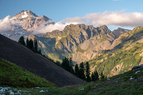 Afternoon ends. Glacier Peak Meadows by Laura Jacobsen, White Chuck Cinder Cone is the dark mass on the left.glacierpeak glacierpeakmeadows glacierpeakwilde