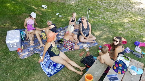 sandylake manitoba beach picnic mom kelsey kerry megan katie emily astrid dad tyler