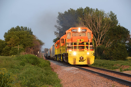 sanborn rcpe dme ice train trains railroad sd402 sd40 sunset golden light