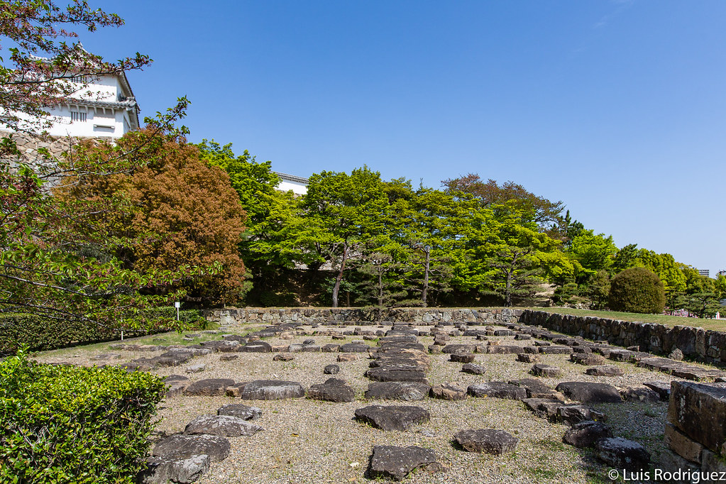 Piedras de los cimientos originales del castillo de Himeji