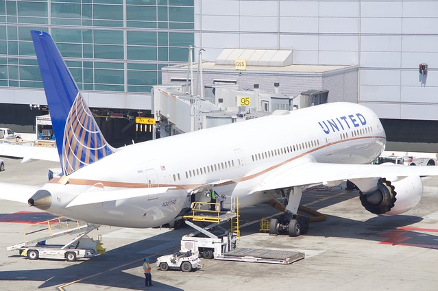 United Airlines Boeing 787 -9 DreamLiner N38950 DSC_0343