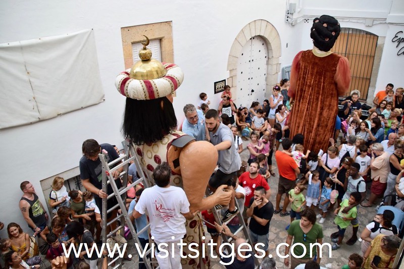 Let’S dress the “Gegants Moros” – Festa Major Sitges 2023.