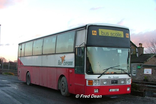 buseireann schoolbus busscoile acron cvs15 si2015 si millstreetstationcork millstreet cvh15 cork january2004 vanhool
