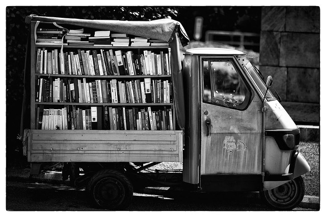 Mobile book store