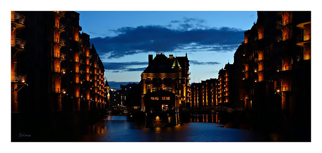 --- Hamburg At Nightfall ---