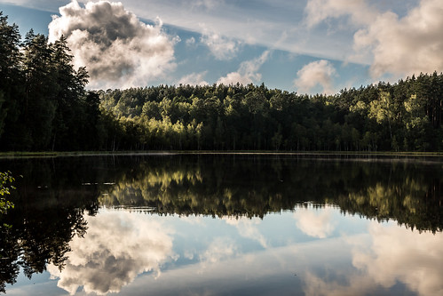 mazury polska poland lake jezioro water reflection sęczek seczek landscape laguna nature symmetry summer cloud trees forest travel europe green blue