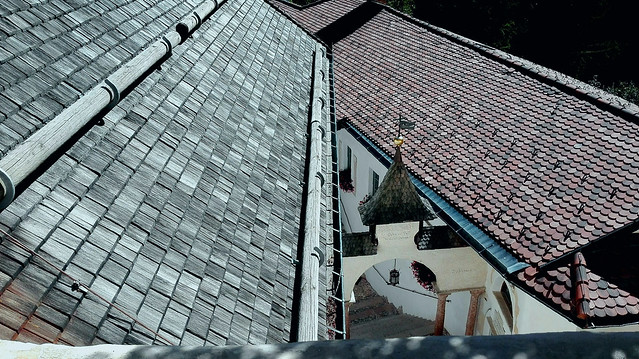 Geometrie di tetti al Santuario di San Romedio -  Trentino  - Italia