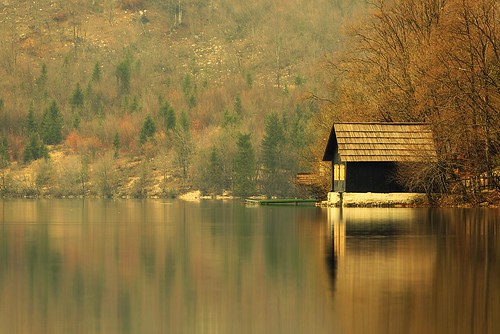 landscape outdoors noperson building house cottage pond reflection travel bohinj slovenia europe nikon nikond750 sigma150500563 gazzda hrvojesimich