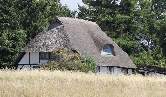 Maison en toit de chaume à Waase (Rügen)
