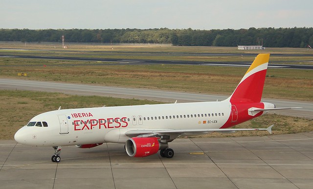 Iberia Express, EC-LEA, MSN 1099, Airbus A 320-214,  25.08.2018, TXL-EDDT, Berlin-Tegel (Named: Formentera)