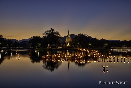 asia asie asien south east southeast thailand thailande sukhothai light lights canle candles loi krathong
