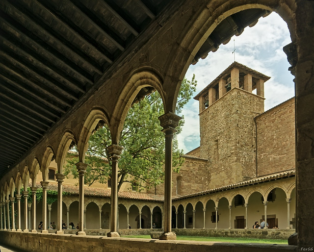 Peaceful in Monestir de Sant Joan de les Abadeses' cloister