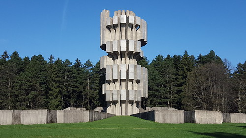 kozara spomenik monument džamonja bosnia nationalpark