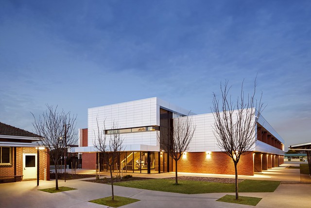 Notre Dame College Science Centre, Shepparton VIC - Terracade TN Glazed - Whitehaven (15)