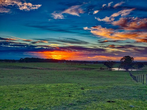 australian botanicridge canonaustralia canoncollective canoneos80d cityofcasey farmland victoria dawn hdr landscape scenery sky sunrise australia au