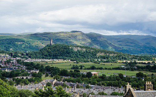 wallace williamwallace tower landscape landschaft scotland stirling stirlingshire ochil ochils hills scenery scottish scenic suburbs unitedkingdom uk europe history city cityscape outside rural summer sommer outdoors day sony a5100