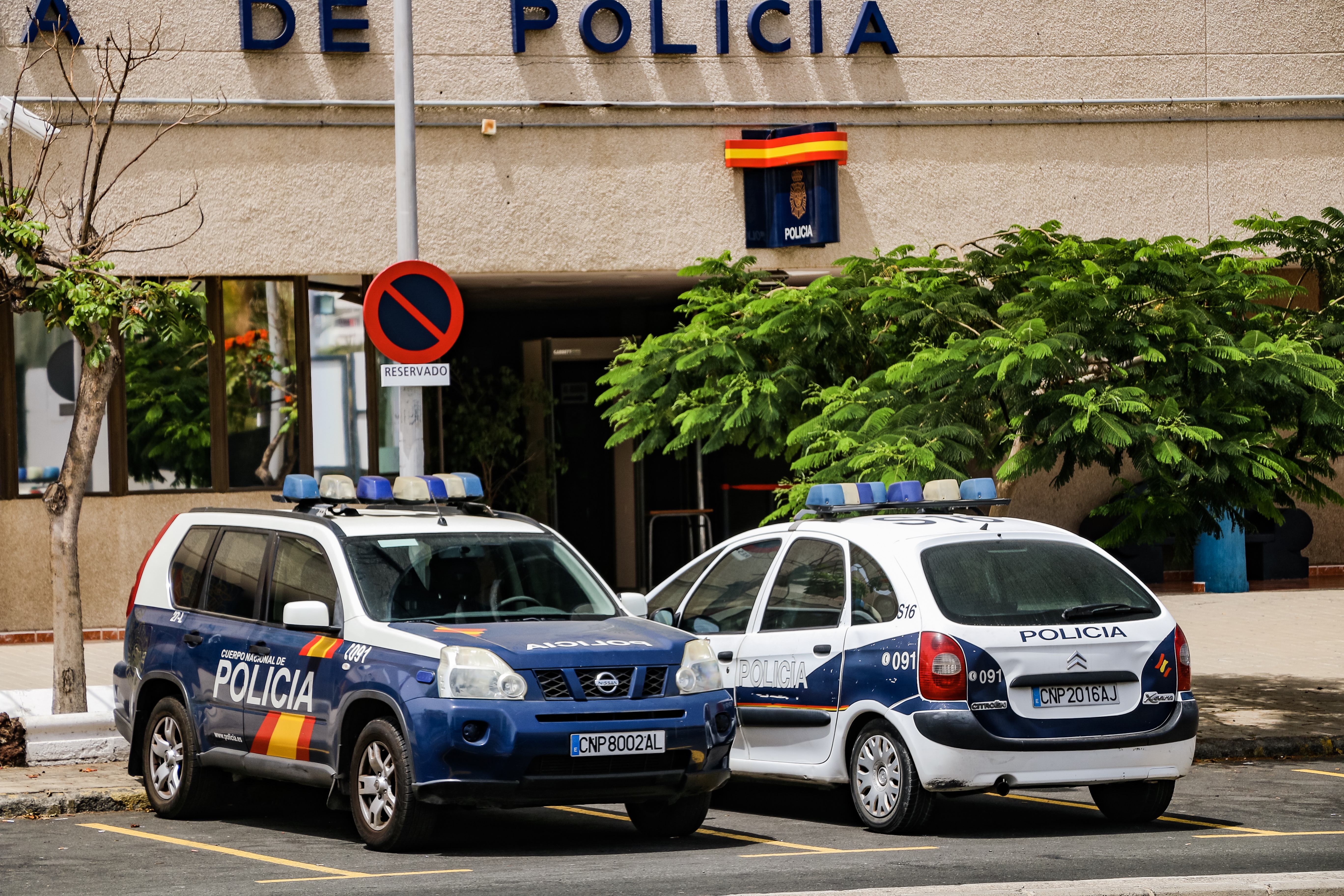 Policia Nacional Citroen Xsara & Nissan Patrol/CNP2008AL & CNP2016AL