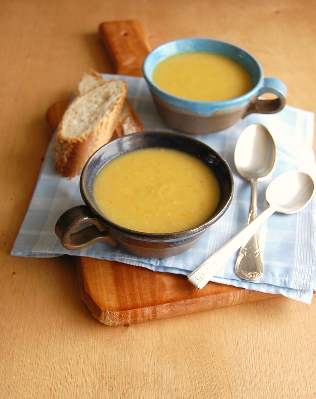 Sopa de couve-flor com curry