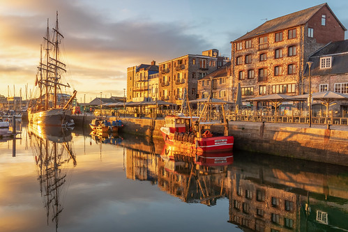 plymouth plymouthbarbican swcon devon sunlight sun sunrise morning dawn harbour ship boat historic history canon england efs1585mmisusm eos eos80d landscape landscapes landscapephotography