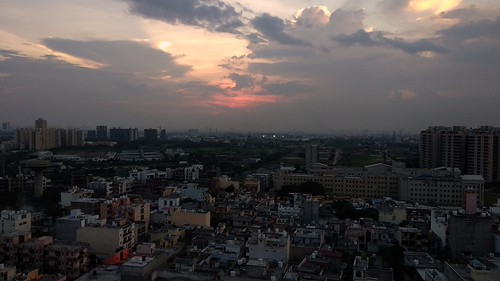 Cloud ☁️ evening time .... #GURUGRAM.. by ashishsoni5, gurugram