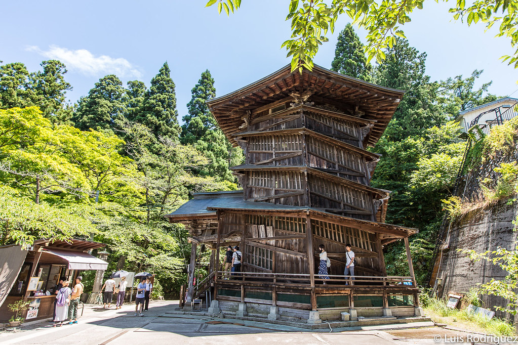 Preciosa pagoda Sazaedo en Aizu-Wakamatsu