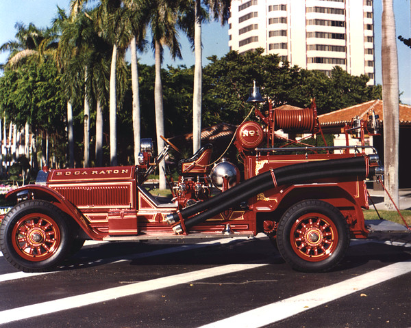 betsy-historical-fire-engine-boca-raton-3