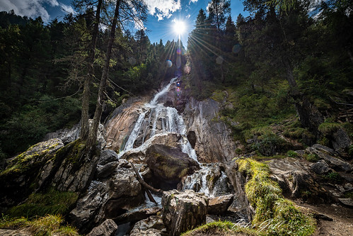 tux tirol österreich at hintertux wasserfall waterfall weitwinkel nikon nikkor d850 alpen alps mountain berge natur nature sonne sun gegenlicht backlight