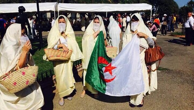 4632 Why are Algerian happy to see the Niqab of the first lady of Pakistan 04