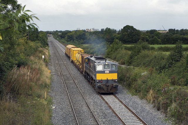 084 on Portlaoise-Northwall Sperry train at Killinard 27-Aug-19