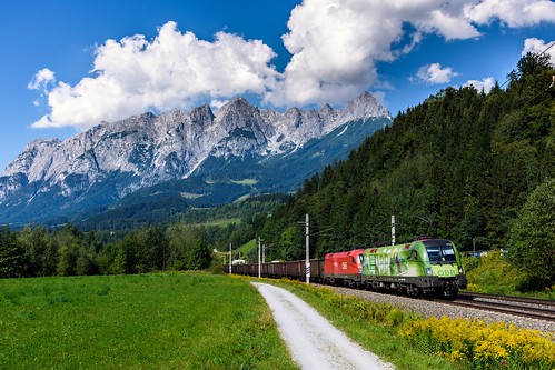 öbb öbb1016 siemenstaurus siemens taurus freighttrain train austria mountain landscape es64u2 giselabahn siemenses64u2 rail railway
