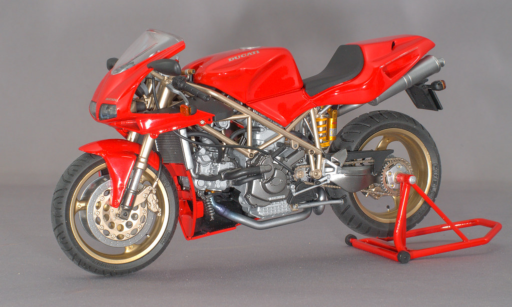Tamiya 14068 – Maquette Moto Ducati 916 Au 1/12 – Kit à Monter Et Peindre