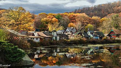 otoño picturesque village lake reflections