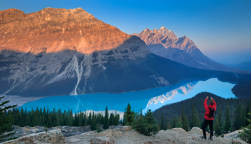 Sunrise @ Peyto Lake, Banff National Park, Alberta, Canada by Feng Wei Photography, 加拿大－阿尔伯塔－班夫国家公园－配托湖之晨

Male tourist standing on Bow summit, taking photos of the turquoise colored P