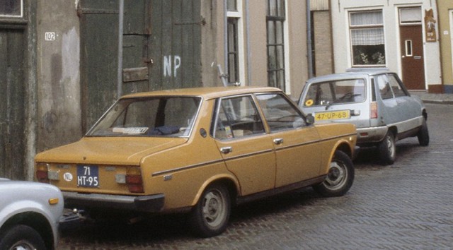 71-HT-95 Fiat 131 Mirafiori S 1a serie 1976 47-UP-68 Renault 5 GTL [R5] 1978 [09-1981]
