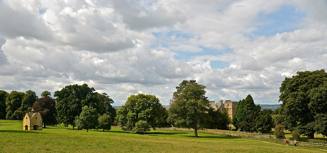 CHASTLETON HOUSE AND DOVECOTE