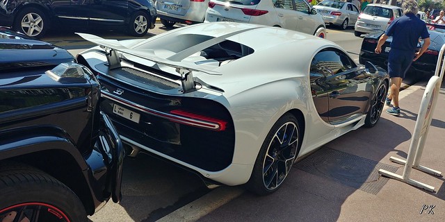 Bugatti Chiron from Dubaï in Cannes