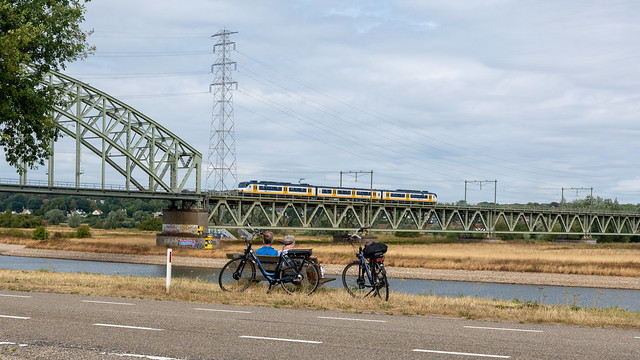 Arnhem-Zuid Drielse brug relaxen SGMm 2994 Sprinter 7642 Nijmegen