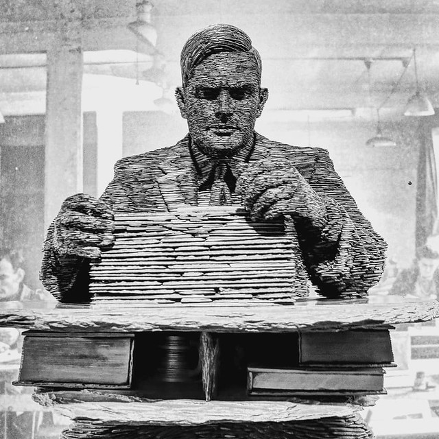Alan Turing statue - Stephen Kettle.