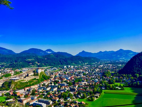 österreich sky blue city urban cityscape view river inn valley mountains alps trees forest green kufstein tirol tyrol austria europe europa iphone