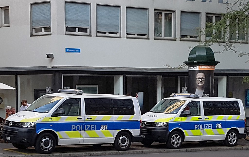 Polizei vans
